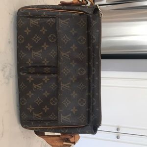 Louis Vuitton purse